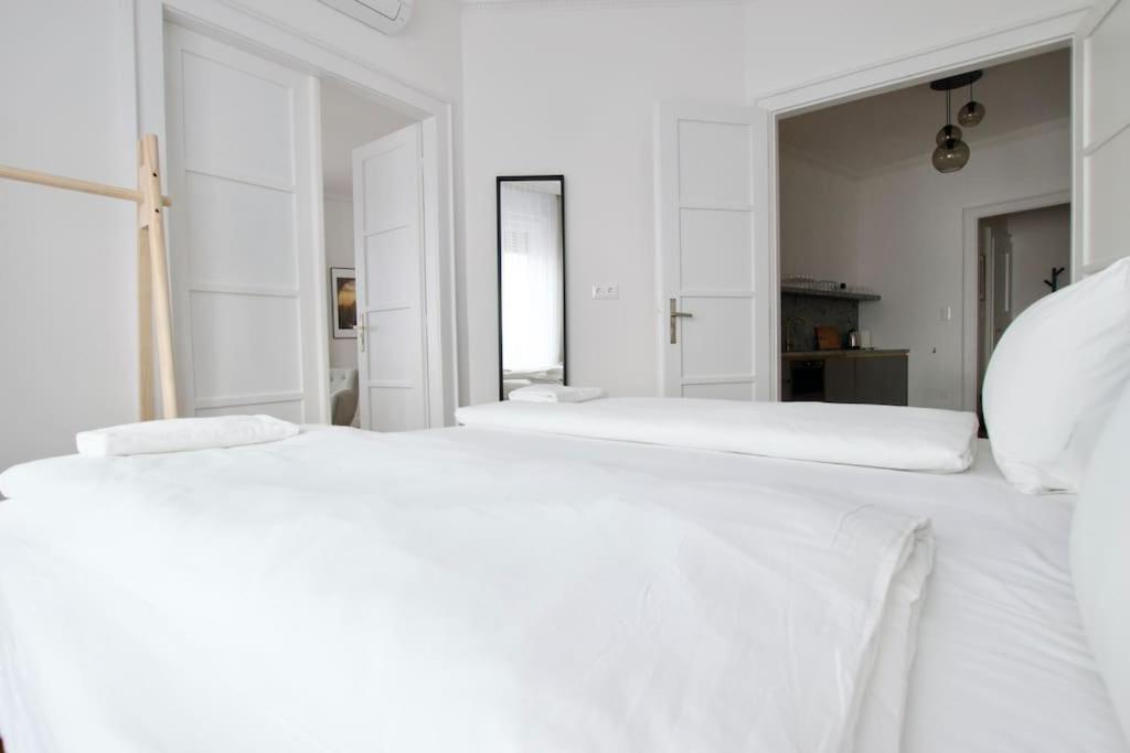 Premium Apartment By Hi - Central 2 Bedroom - Best View Budapeşte Dış mekan fotoğraf
