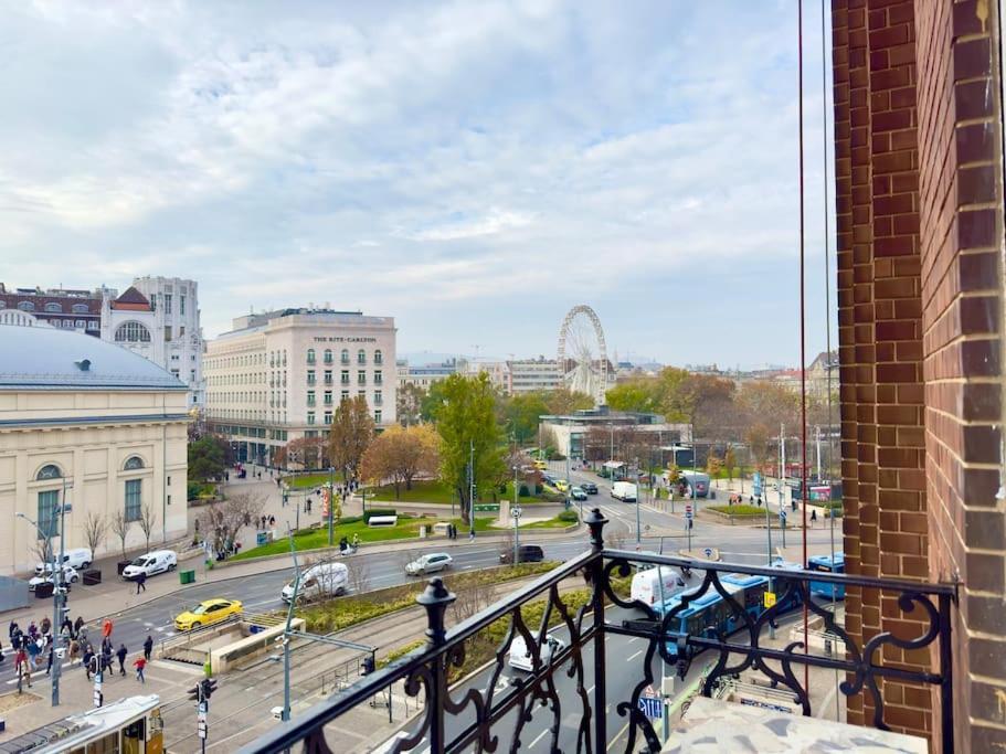 Premium Apartment By Hi - Central 2 Bedroom - Best View Budapeşte Dış mekan fotoğraf