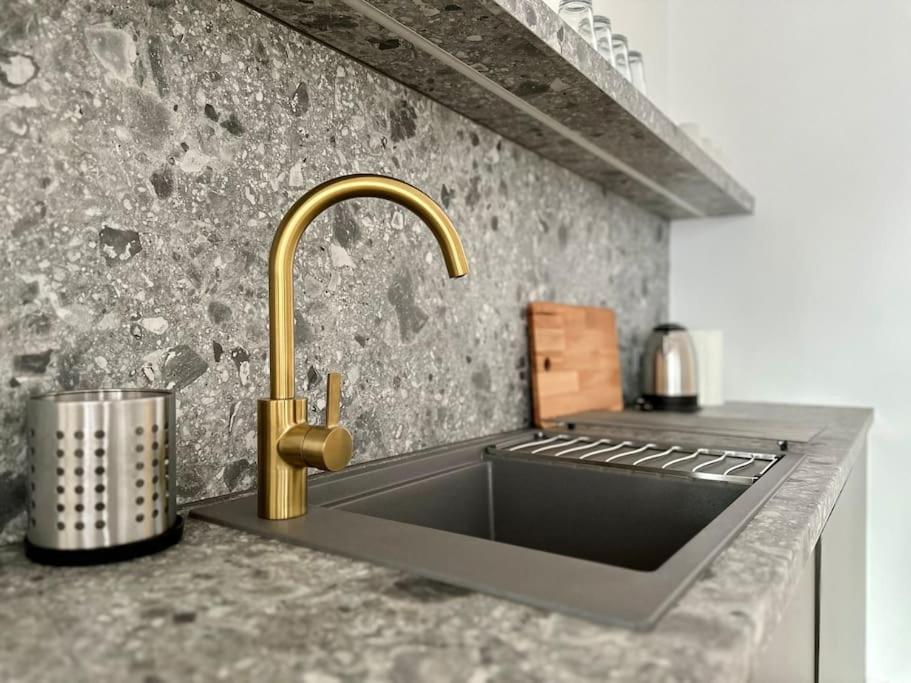Premium Apartment By Hi - Central 2 Bedroom - Best View Budapeşte Dış mekan fotoğraf